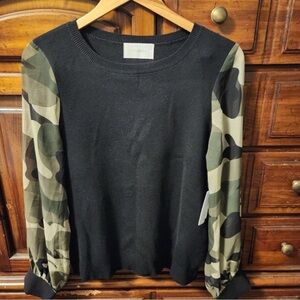 Six/Fifty NWT Black Sweater Camouflage Blouse Sleeves Medium